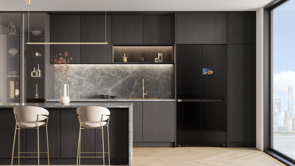 Lednice Samsung Bespoke AI Family Hub v kuchyni